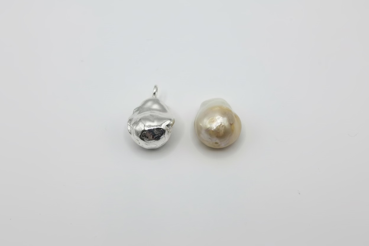Silver Baroque Pearl Pendant (Design 4)